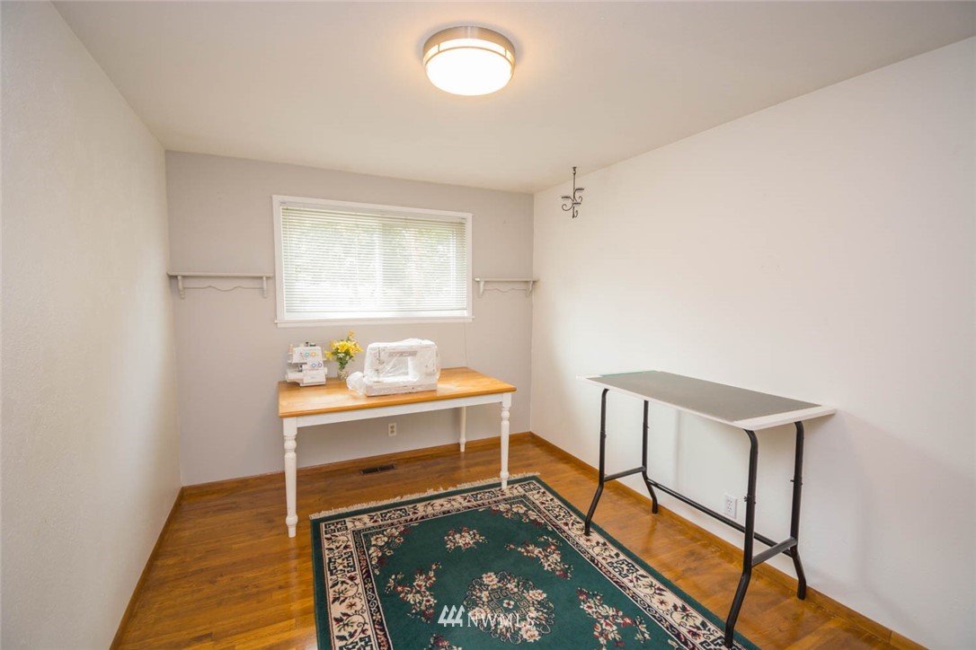 846 Southwest 108th Street Seattle, WA 98146 - Photo 10 of 25 Gallery Image 10