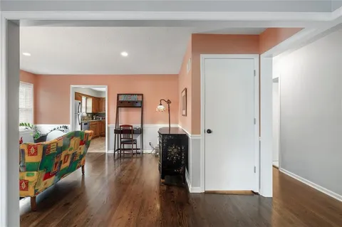 $300,000 | 8830 Ivanhoe Trail, Kansas City, MO 64131