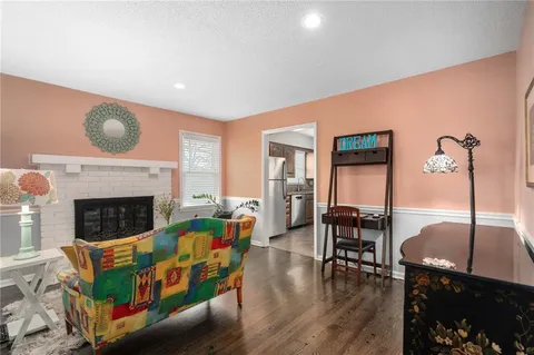 $300,000 | 8830 Ivanhoe Trail, Kansas City, MO 64131