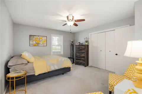 $300,000 | 8830 Ivanhoe Trail, Kansas City, MO 64131