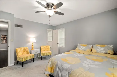 $300,000 | 8830 Ivanhoe Trail, Kansas City, MO 64131