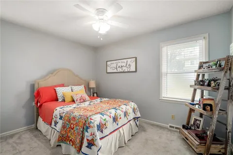 $300,000 | 8830 Ivanhoe Trail, Kansas City, MO 64131