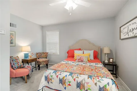 $300,000 | 8830 Ivanhoe Trail, Kansas City, MO 64131