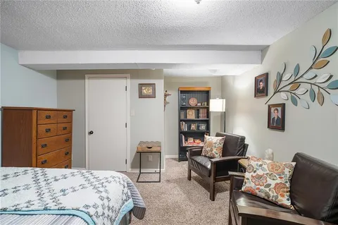 $300,000 | 8830 Ivanhoe Trail, Kansas City, MO 64131