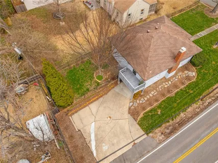 $300,000 | 8830 Ivanhoe Trail, Kansas City, MO 64131