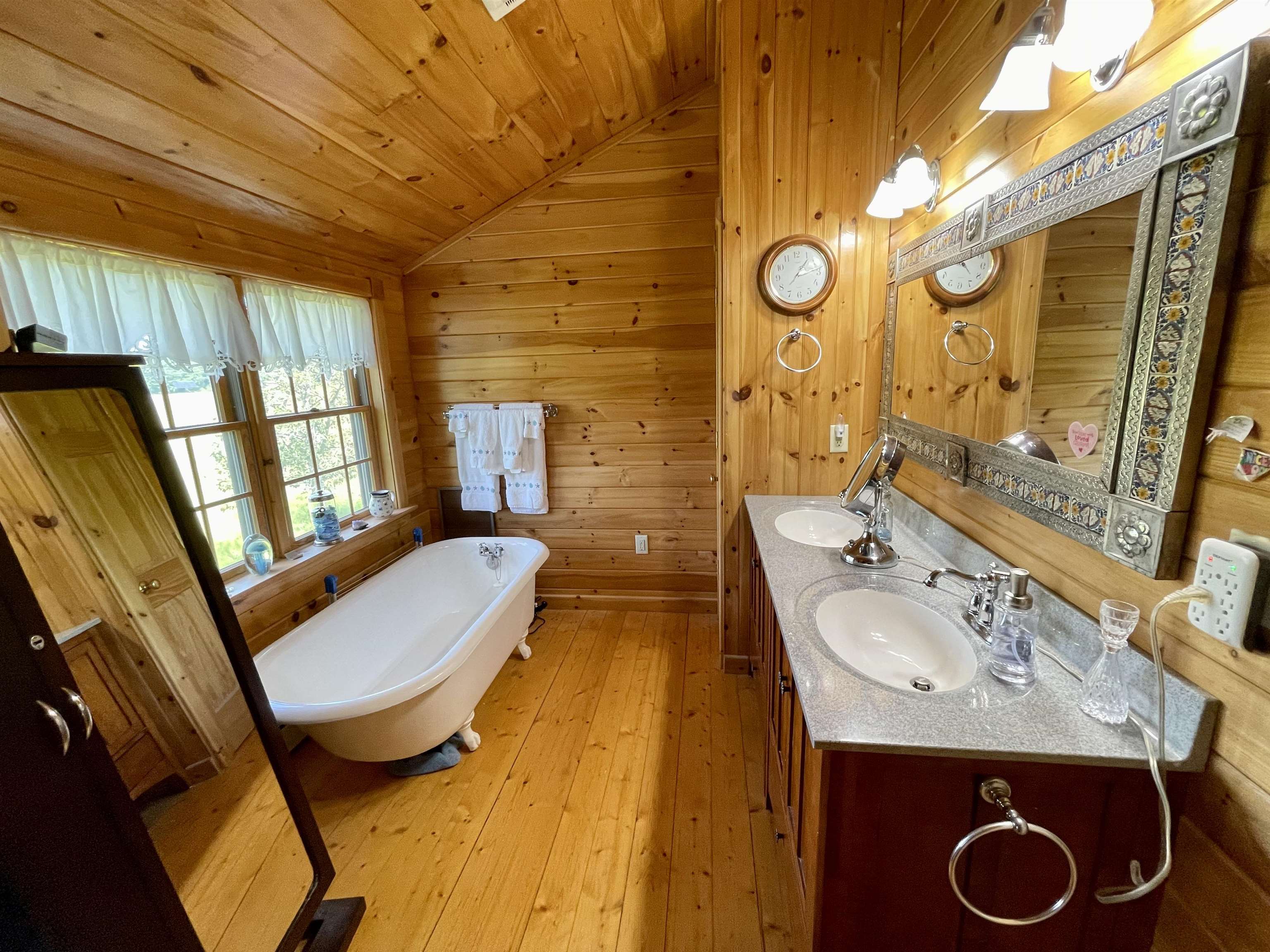 828 Halls Lake Road Newbury, VT 05051 - Photo 15 of 25