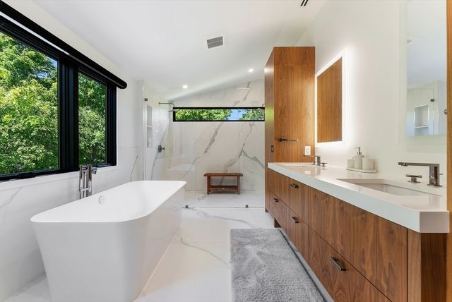 $2,995,000 | 135 Beach Street, Cohasset, MA 02025