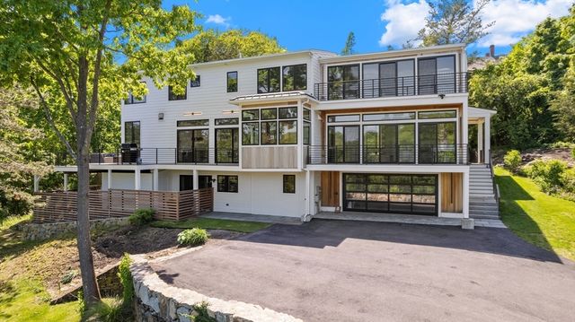 $2,995,000 | 135 Beach Street, Cohasset, MA 02025