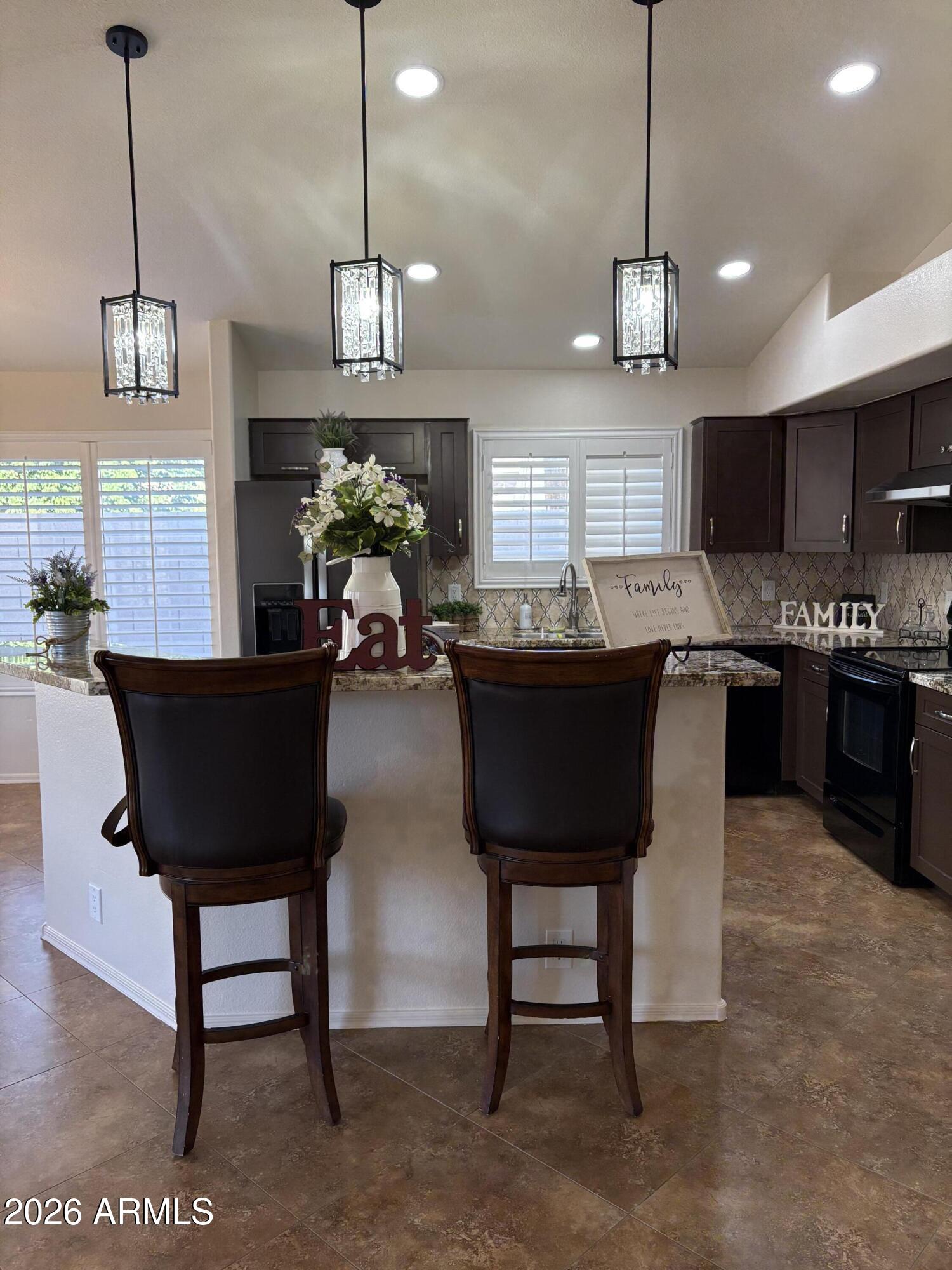 92 West Ivanhoe Street Gilbert, AZ 85233 - Photo 3 of 41