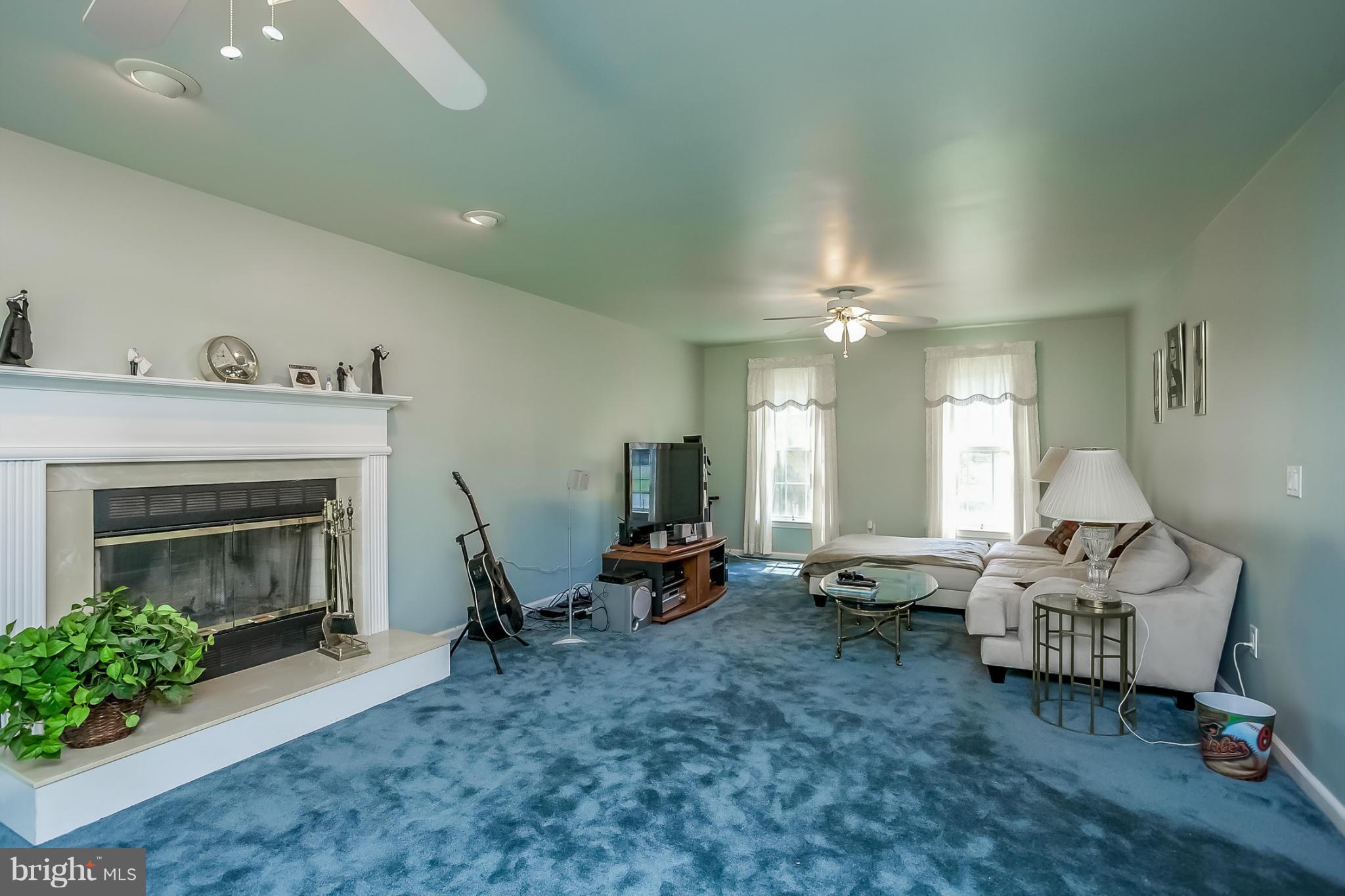 5824 Gambrill Road White Marsh, MD 21162 - Photo 14 of 26 Living Room
