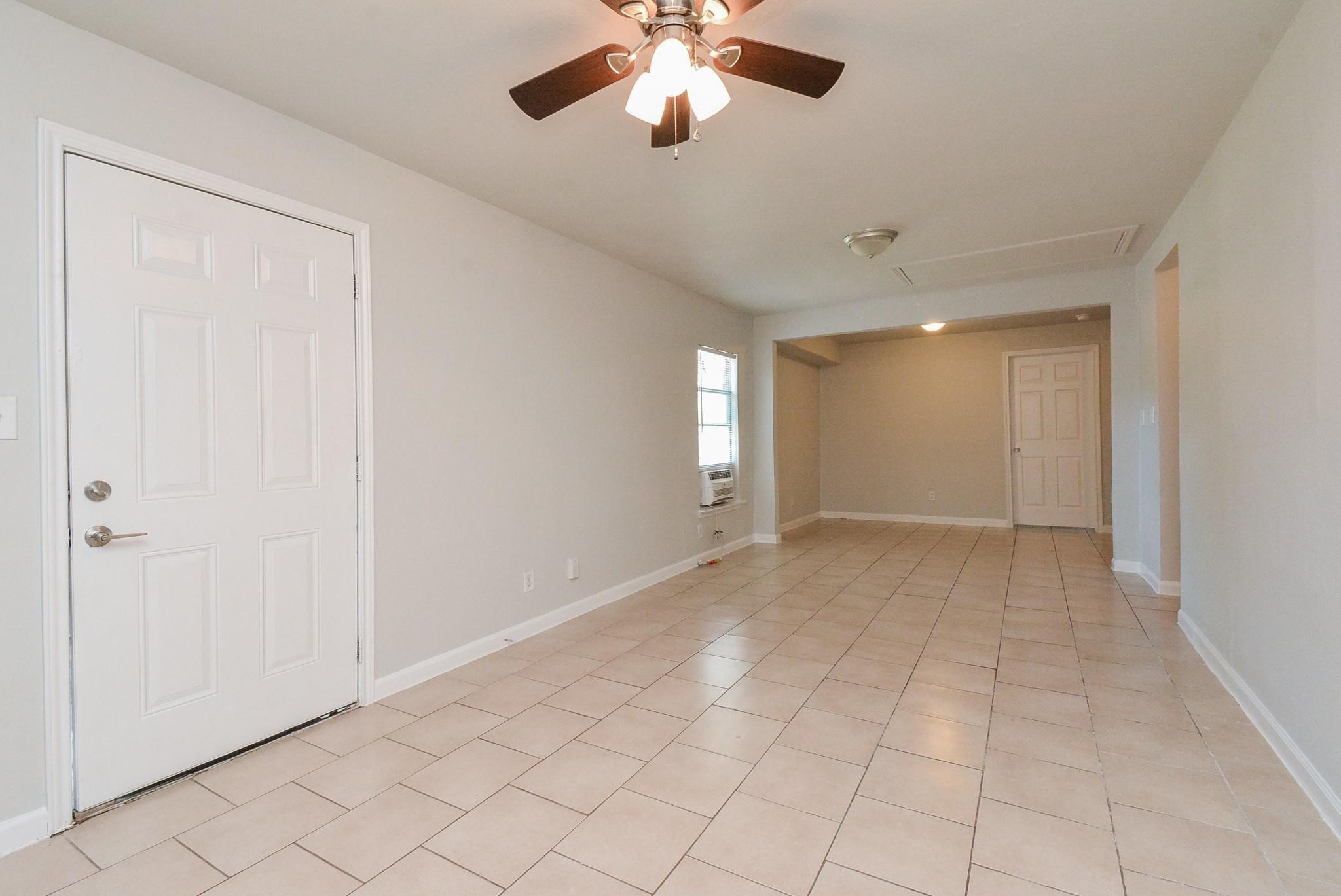 2118 Thonig Road, Unit B Houston, TX 77055 - Photo 27 of 28 Gallery Image 27