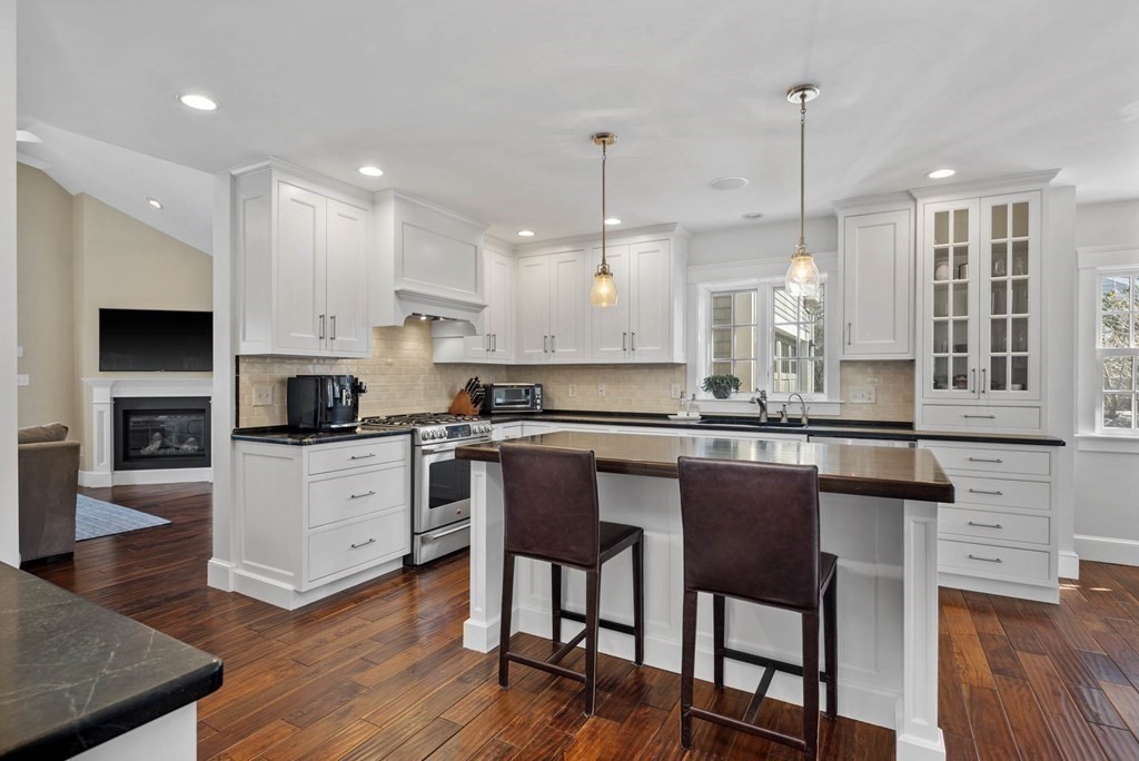 19 Smith Road Hingham, MA 02043 - Photo 13 of 40