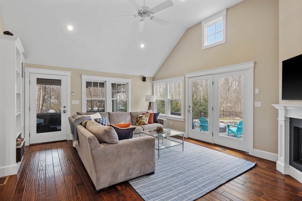 19 Smith Road Hingham, MA 02043 - Photo 15 of 40