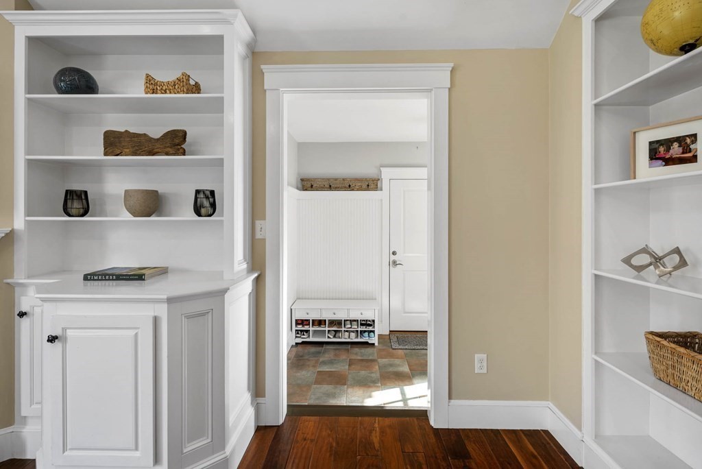 19 Smith Road Hingham, MA 02043 - Photo 18 of 40