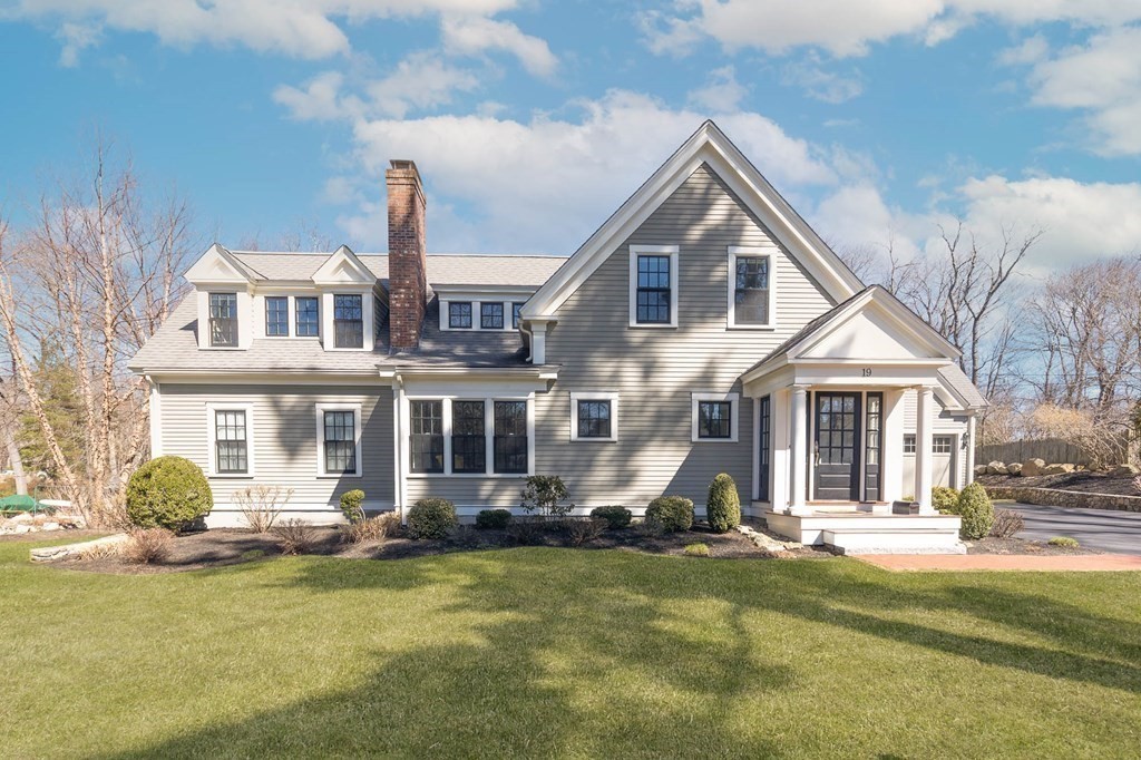 19 Smith Road Hingham, MA 02043 - Photo 2 of 40