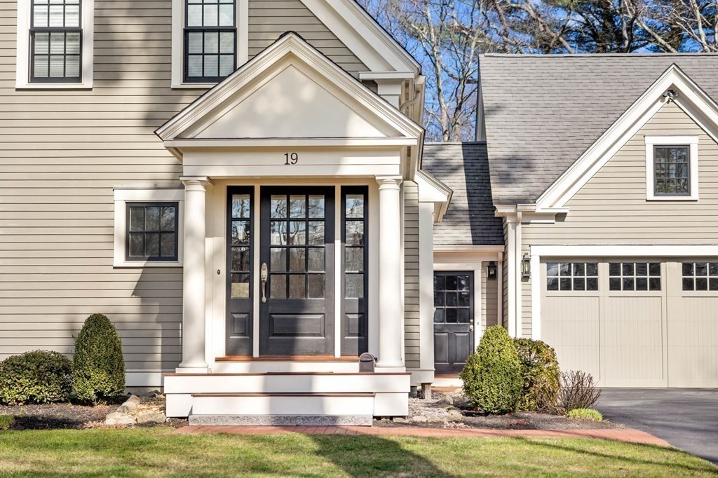 19 Smith Road Hingham, MA 02043 - Photo 3 of 40