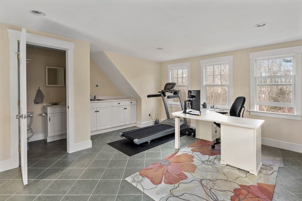 19 Smith Road Hingham, MA 02043 - Photo 33 of 40