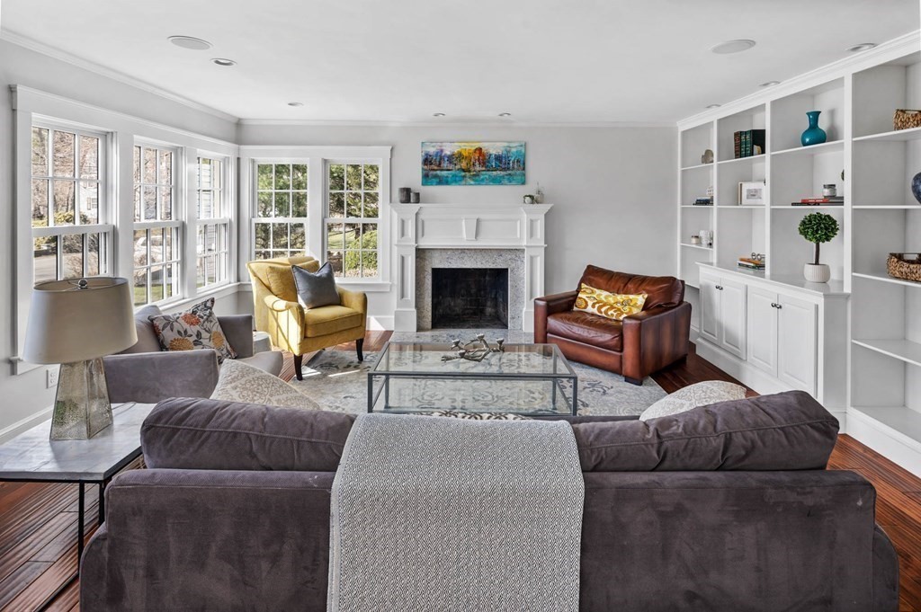 19 Smith Road Hingham, MA 02043 - Photo 5 of 40