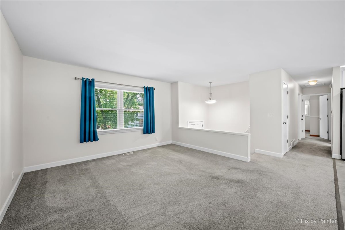 809 Stowell Avenue Streamwood, IL 60107 - Photo 2 of 21