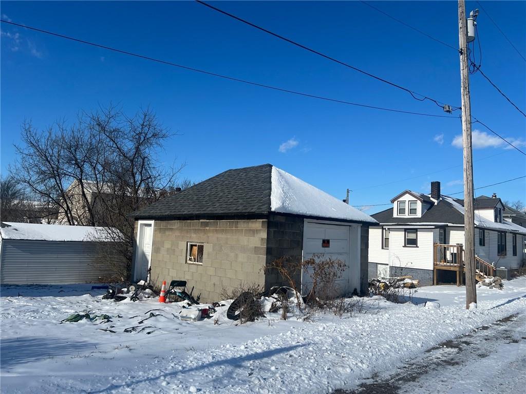 389 Frank Street Sharon, PA 16146 - Photo 2 of 2