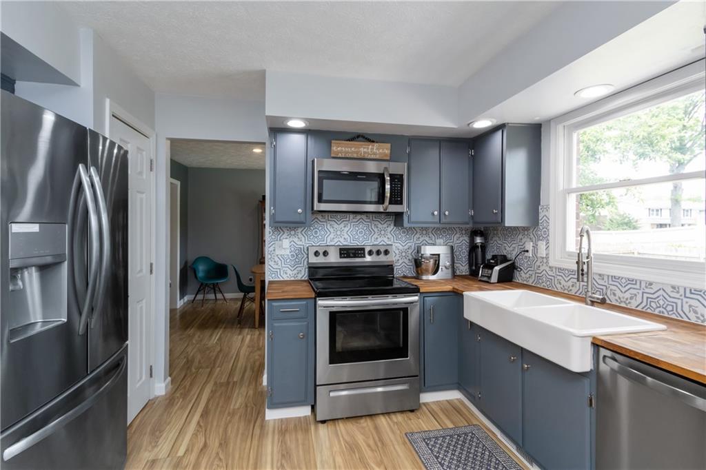 930 Rocky Ford Road Columbus, IN 47203 - Photo 7 of 30