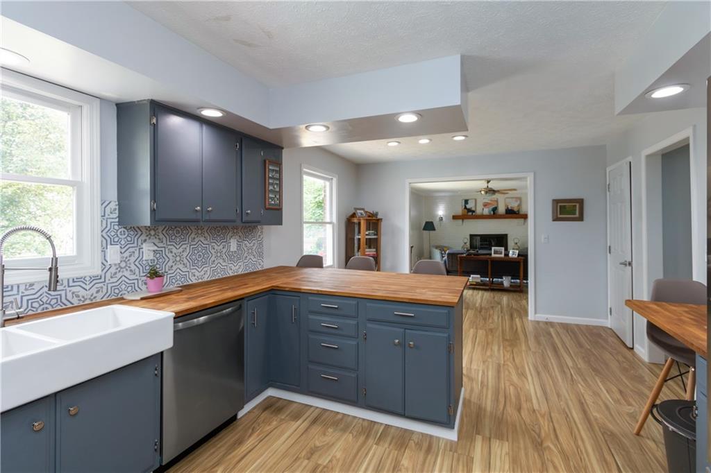 930 Rocky Ford Road Columbus, IN 47203 - Photo 9 of 30