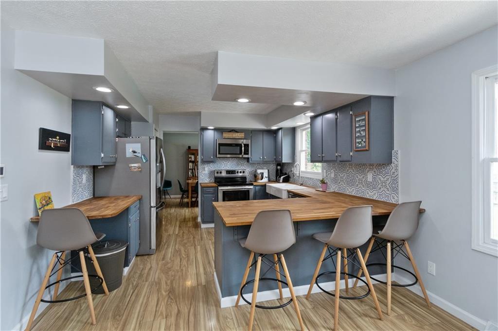 930 Rocky Ford Road Columbus, IN 47203 - Photo 10 of 30