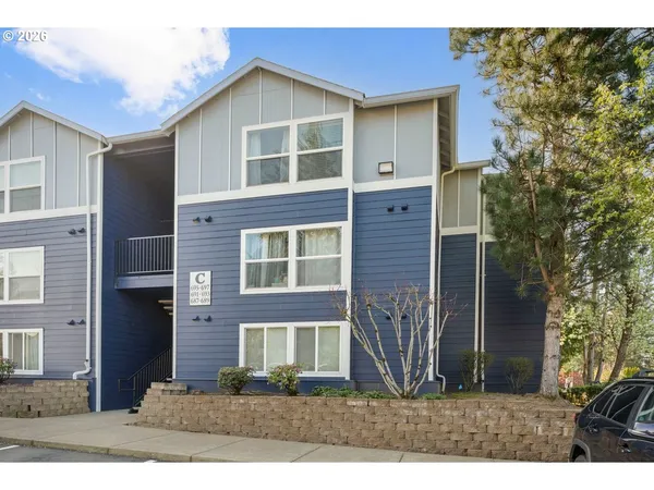 $195,000 | 697 Northeast 162nd Avenue, Unit 308, Portland, OR 97230