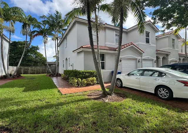 $624,900 | 1041 Northeast 208th Street, Unit 1041, Miami, FL 33179