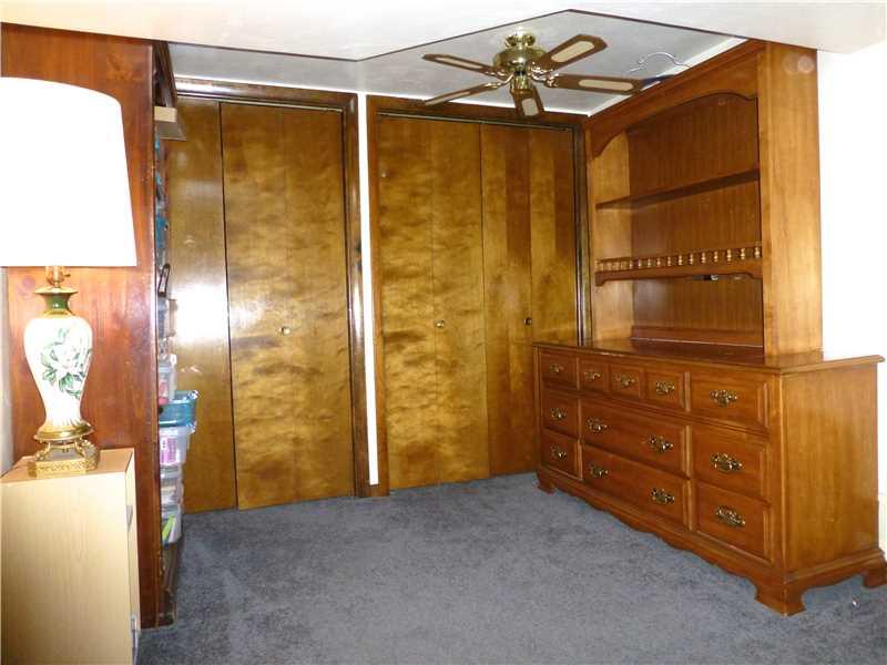 936 Braddock Road Forest Hills, PA 15221 - Photo 20 of 25 Den/Family/Great Room.