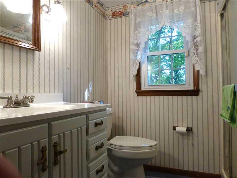 936 Braddock Road Forest Hills, PA 15221 - Photo 21 of 25 Full Bath.