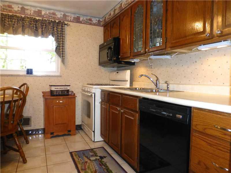936 Braddock Road Forest Hills, PA 15221 - Photo 8 of 25 Kitchen.