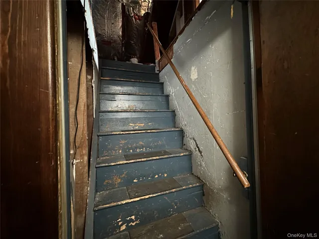 $410,000 | 172 Main Street, Gardiner, NY 12525