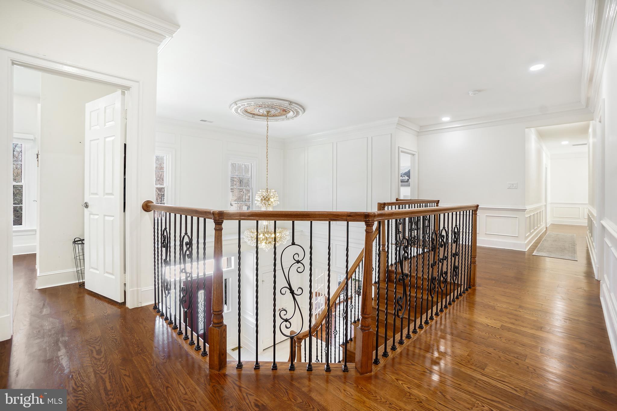 9646 Eagle Ridge Drive Bethesda, MD 20817 - Photo 21 of 75 a view of entryway with wooden floor