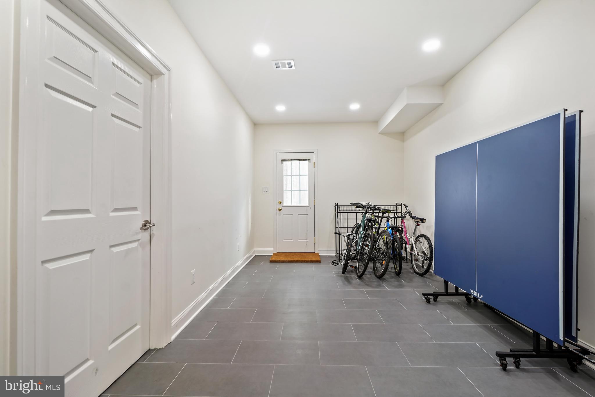 9646 Eagle Ridge Drive Bethesda, MD 20817 - Photo 48 of 75