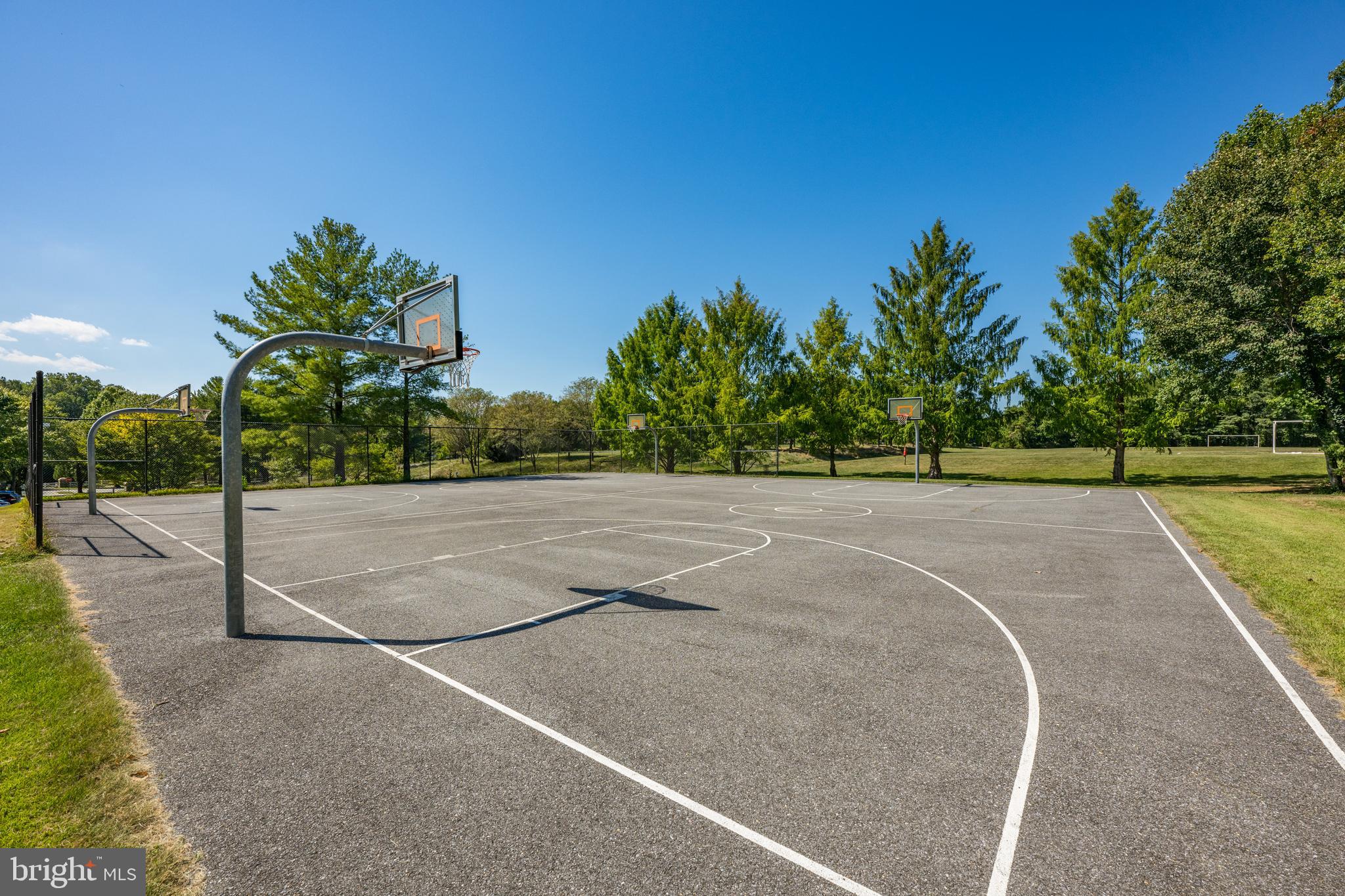 9646 Eagle Ridge Drive Bethesda, MD 20817 - Photo 73 of 75 a view of a basket ball ground