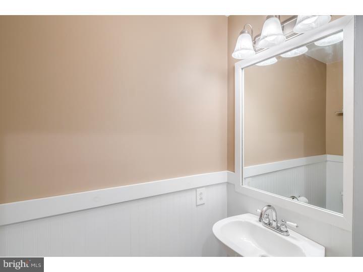 4501 Hillside Road Reading, PA 19606 - Photo 12 of 23 Bathroom