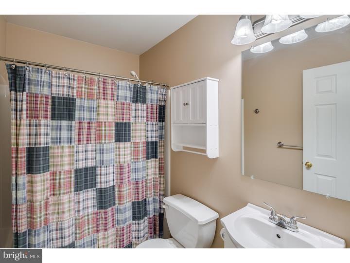 4501 Hillside Road Reading, PA 19606 - Photo 13 of 23 Bathroom