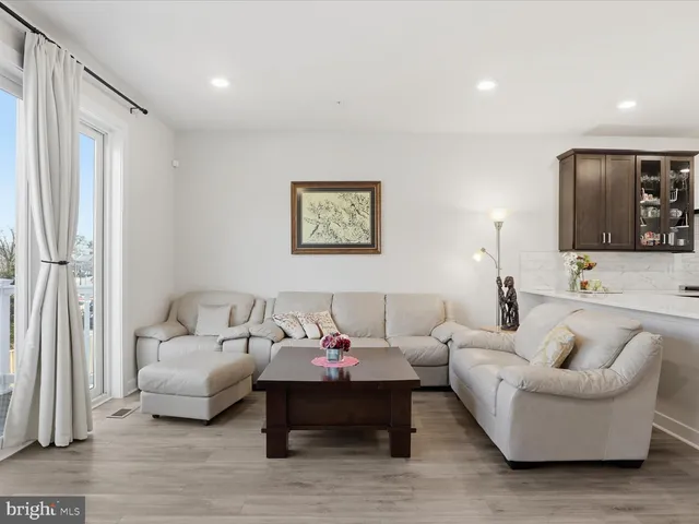 $4,300 | 3595 Aster Street, Fairfax, VA 22030