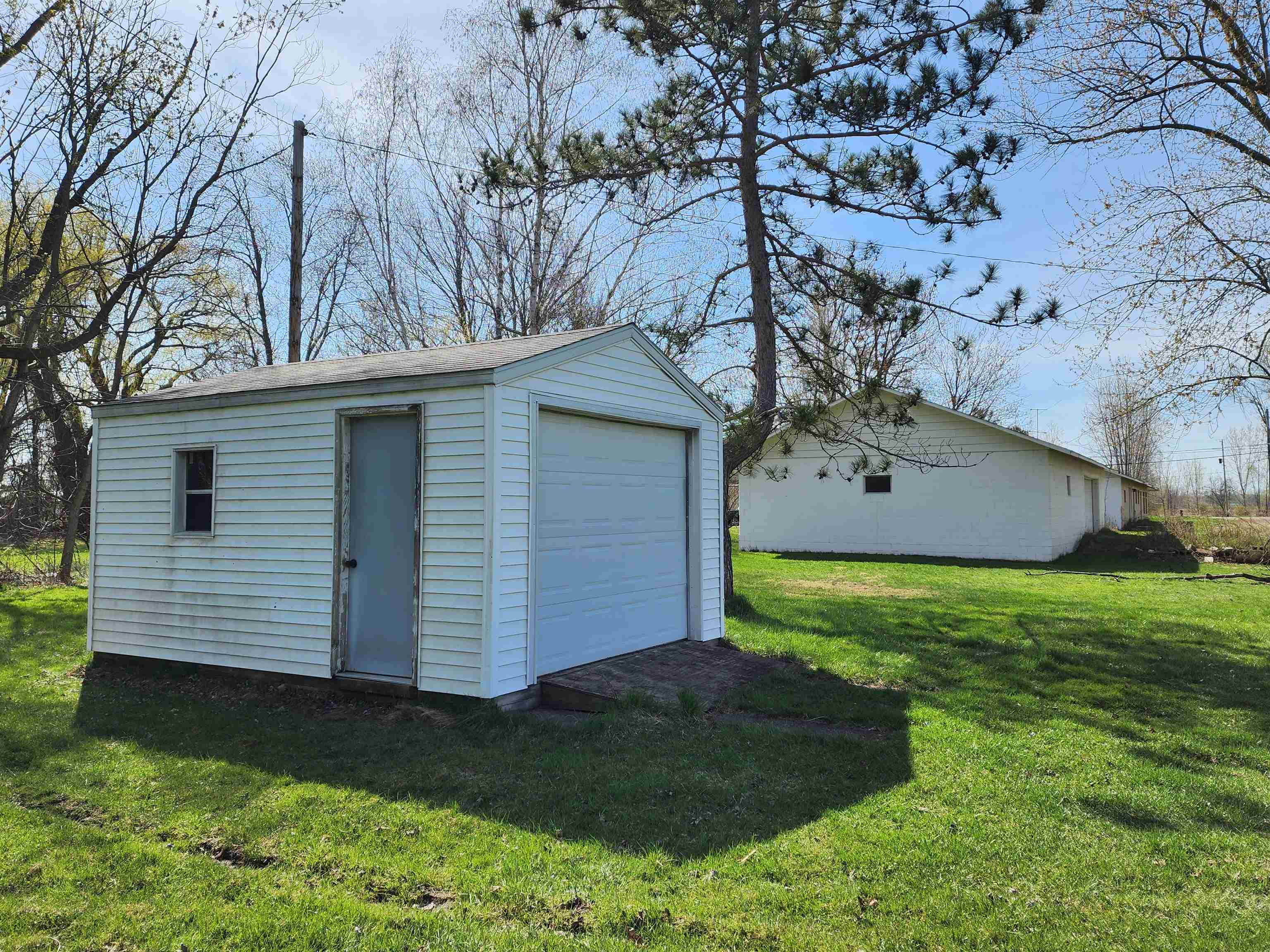 911 East Monroe Road St. Louis, MI 48880 - Photo 44 of 50 1910211-43.JPG