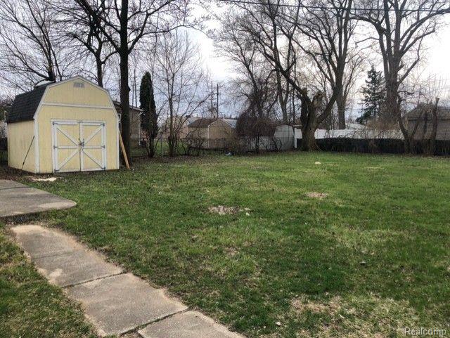 20803 Orchard Lake Road Farmington, MI 48336 - Photo 9 of 10