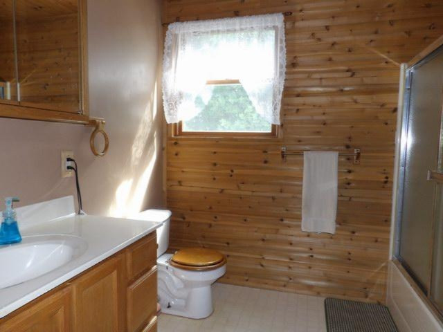 2045 Woodruff Road Hastings, MI 49058 - Photo 13 of 32 2045 Woodruff Rd Master Bath