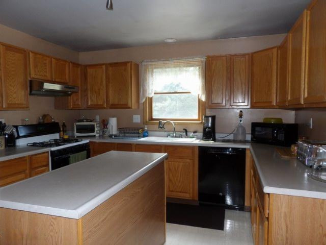 2045 Woodruff Road Hastings, MI 49058 - Photo 5 of 32 2045 Woodruff Rd Kitchen