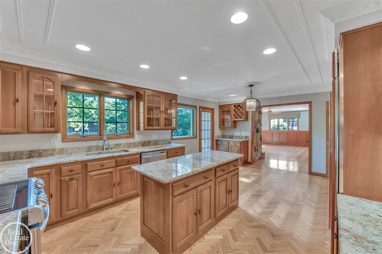 747 Ballantyne Road Grosse Pointe, MI 48236 - Photo 26 of 46 50016439-25.JPG