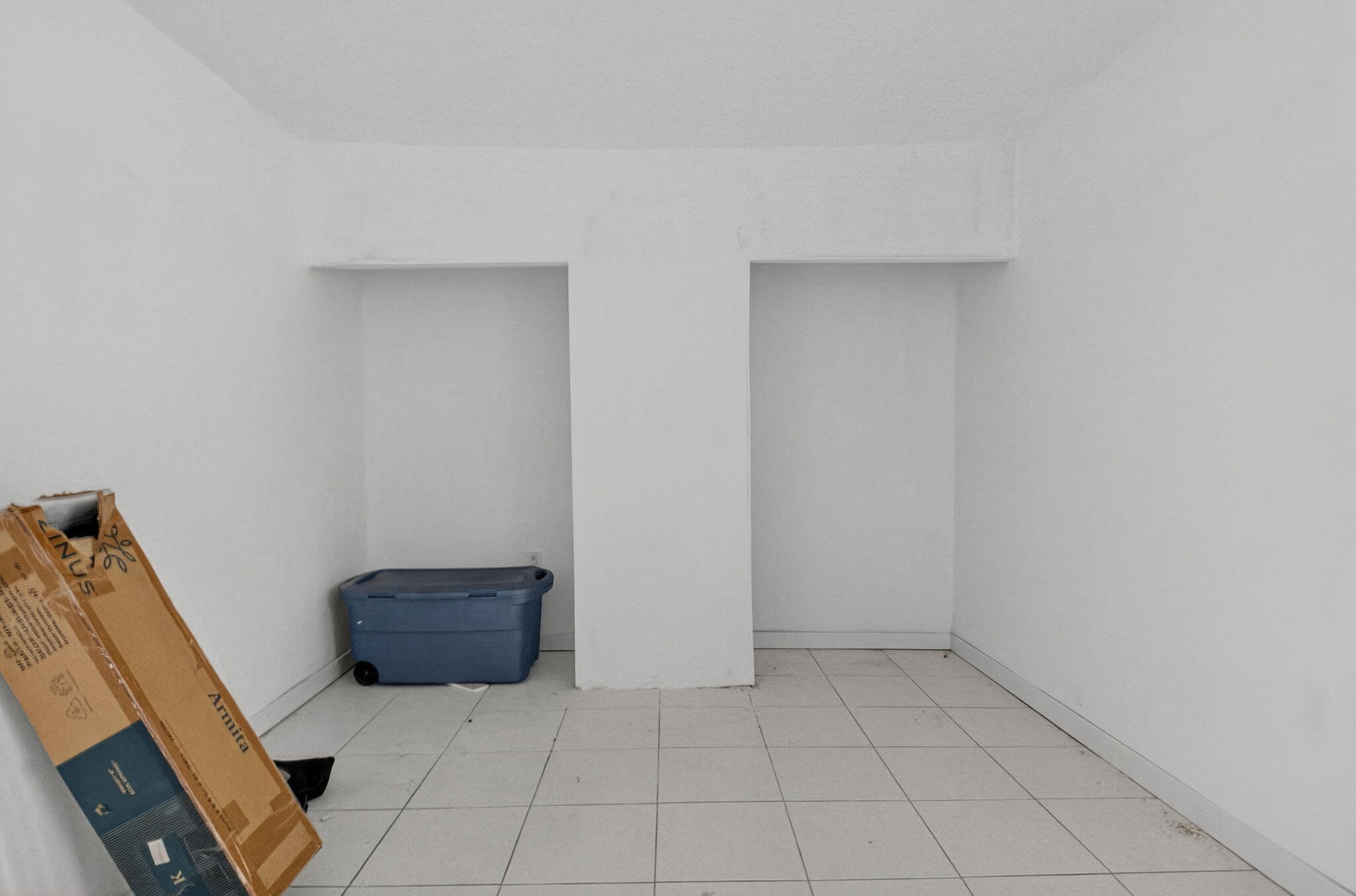 5196 Palm Ridge Boulevard Delray Beach, FL 33484 - Photo 14 of 24 an empty room with white walls