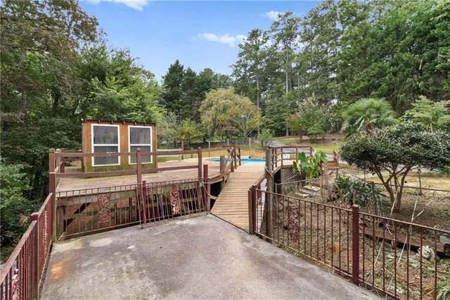 $350,000 | 18 Swan Circle, White, GA 30184