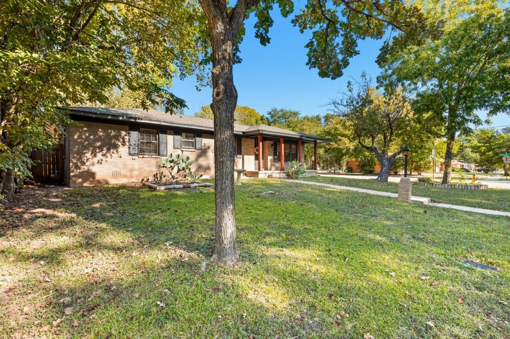 3901 Acree Street Waco, TX 76711 - Photo 7 of 34