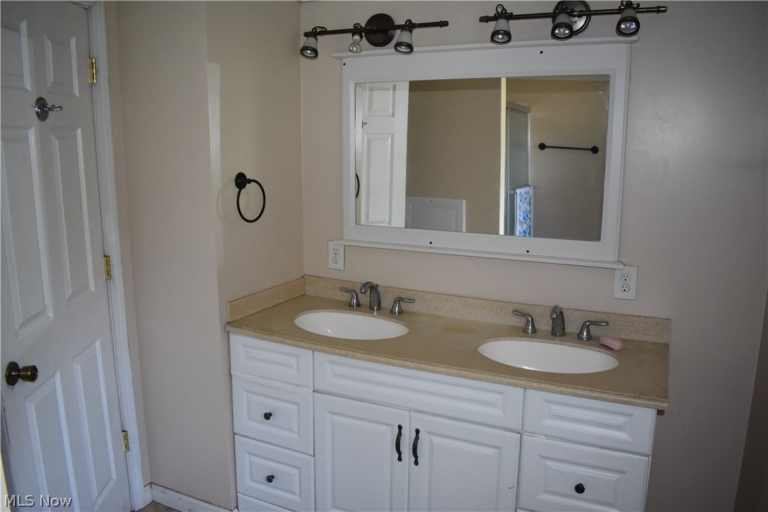 1654 Hampton Road Akron, OH 44305 - Photo 14 of 21