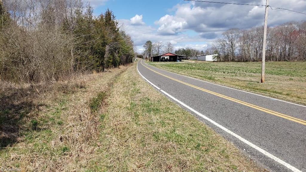 833 Calahaln Road Mocksville, NC 27028 - Photo 4 of 15 Calahaln Rd looking north