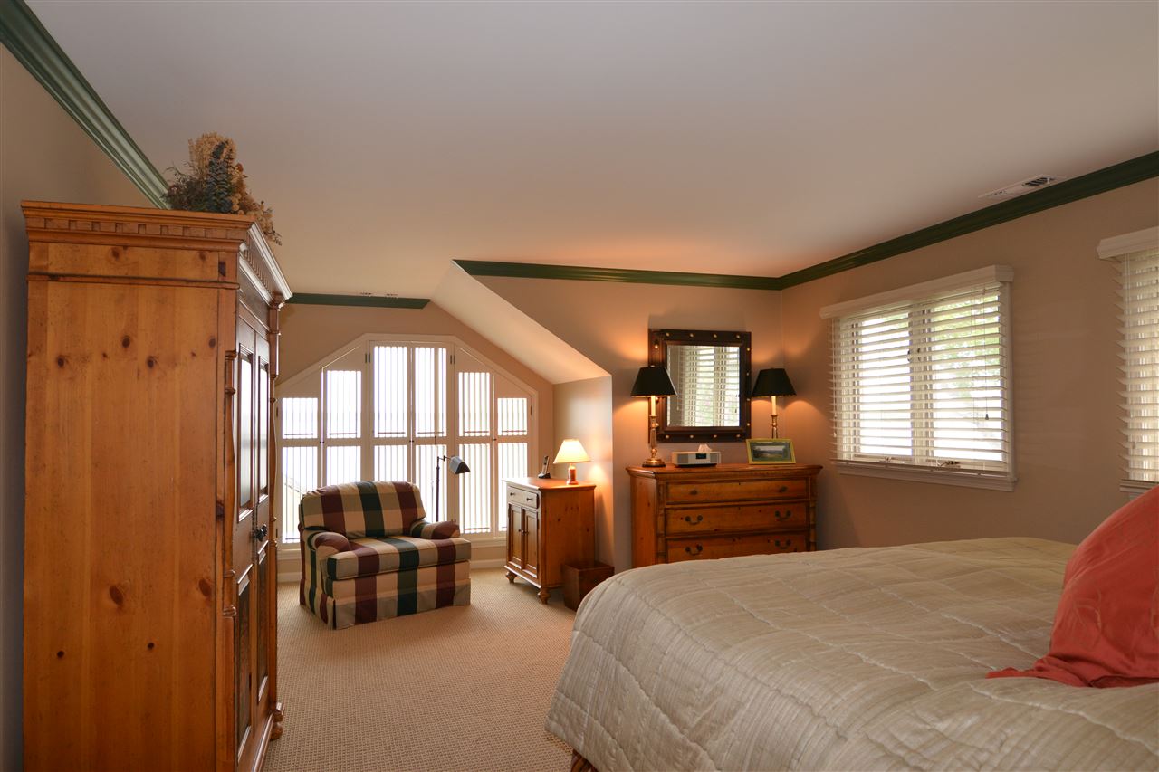 11391 North Cedar Point High Road Syracuse, IN 46567 - Photo 17 of 36 Gallery Image 17